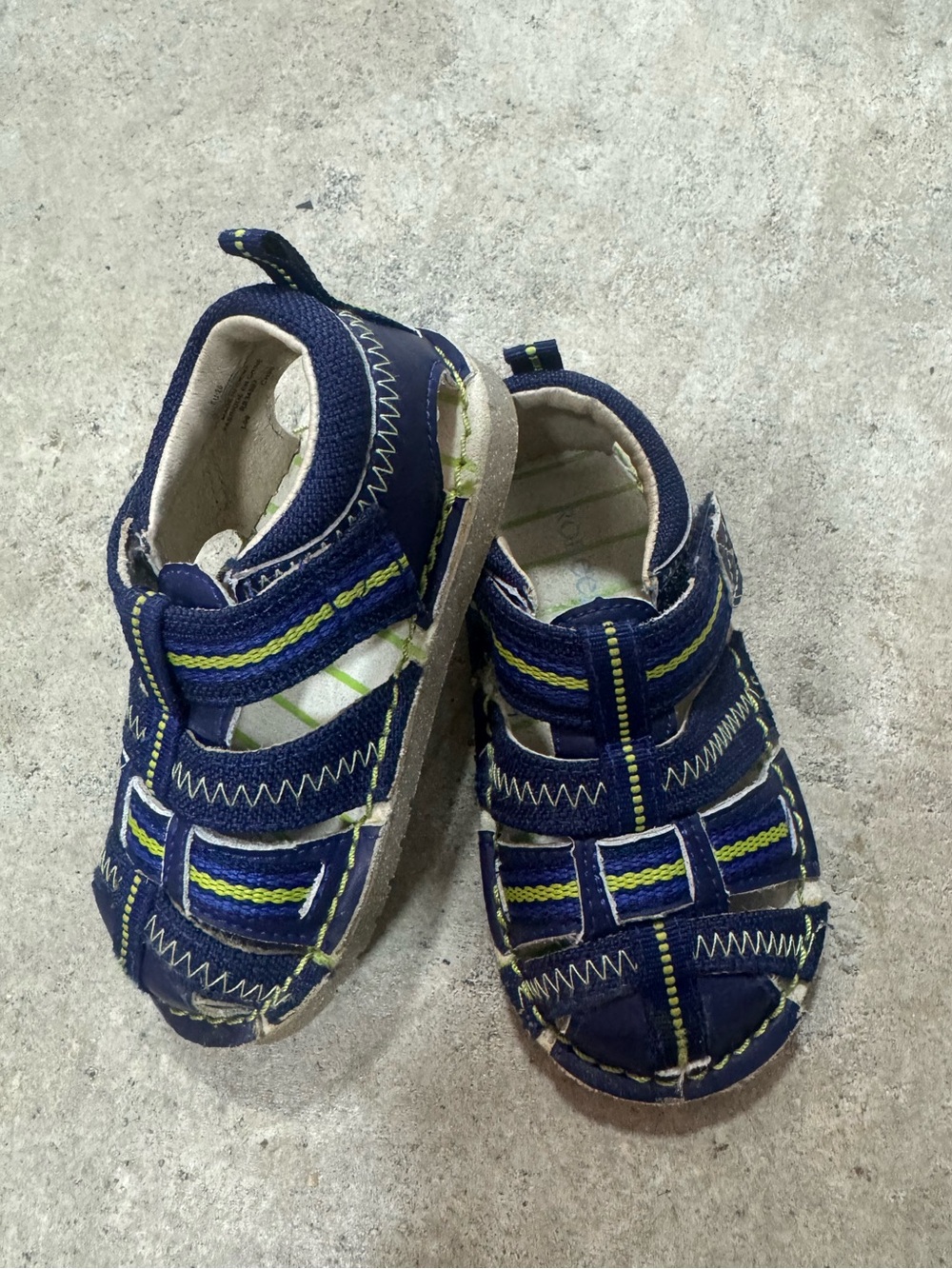 Robeez | size 5 EU 20 Navy Blue Kids Fisherman Sandals with Lime Accent